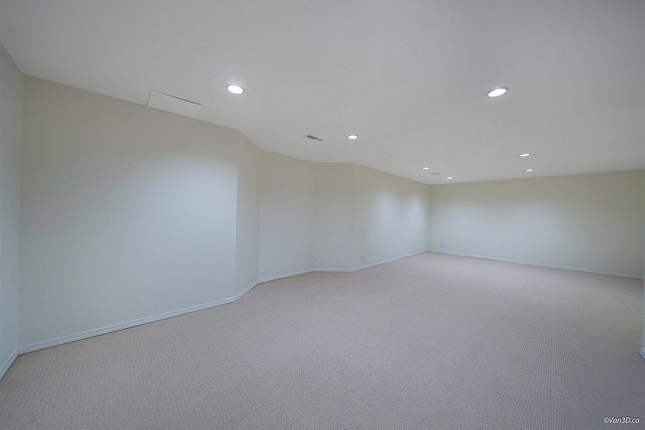 1072 Clements Avenue North Vancouver, BC - 26