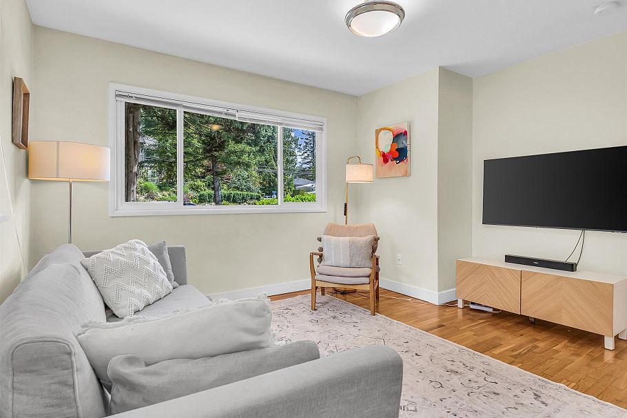 2433 Philip Avenue North Vancouver, BC - 16