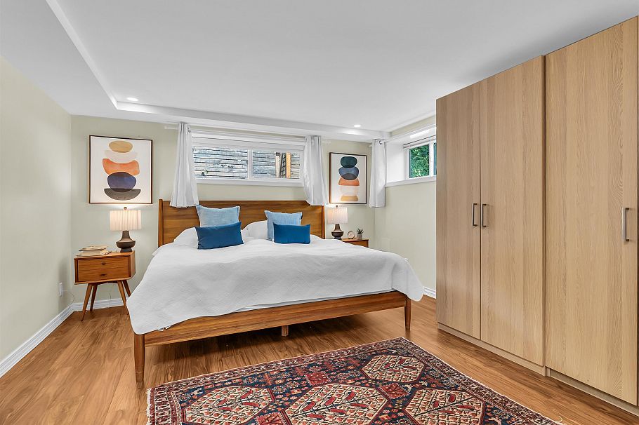 2433 Philip Avenue North Vancouver, BC - 20