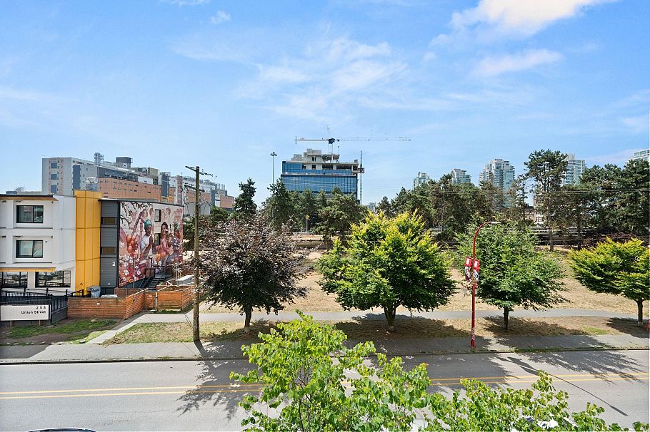 315 221 Union Street Vancouver, BC - 32