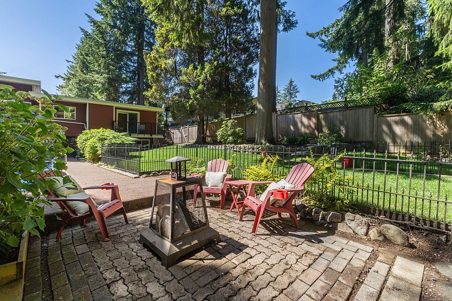 2591 Belloc Street North Vancouver, BC - 38