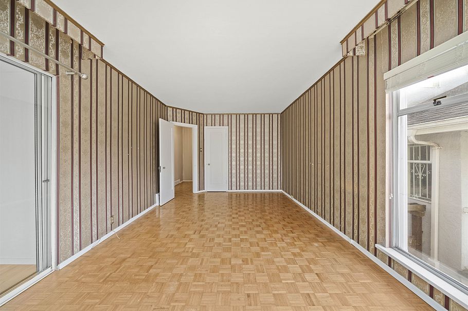 555 W 19th Avenue Vancouver, BC - 18