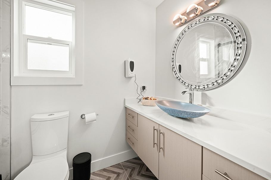 2333 Kirkstone Road North Vancouver, BC - 19