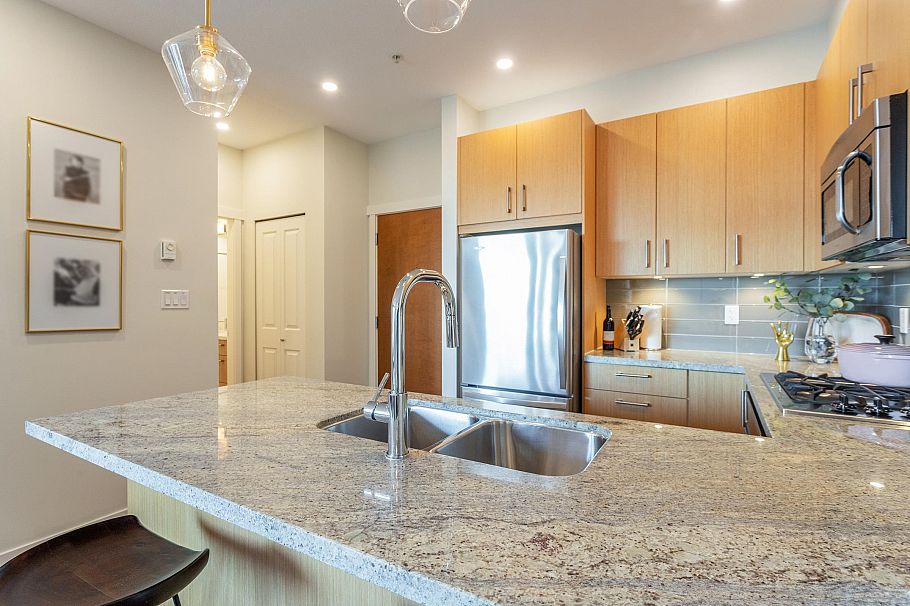 526 119 W 22nd Street North Vancouver, BC - 13