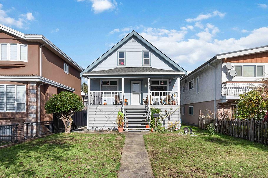 2235 East 52nd Avenue Vancouver, BC - 2