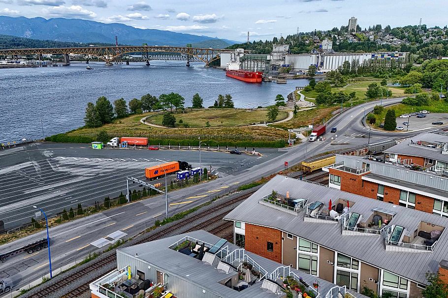 2915 Wall Street Vancouver, BC - 24