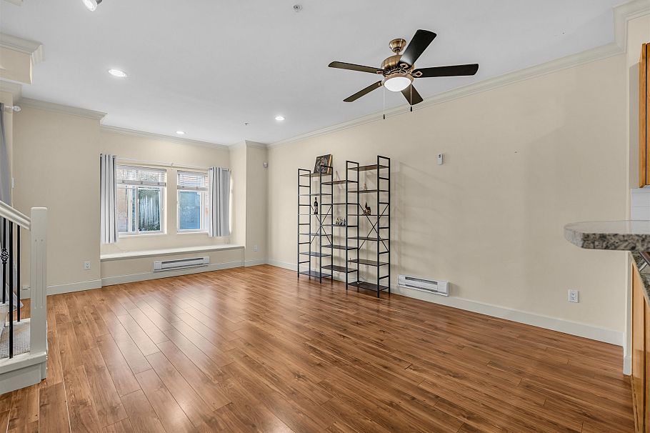 8 3139 Smith Avenue Burnaby, BC - 31