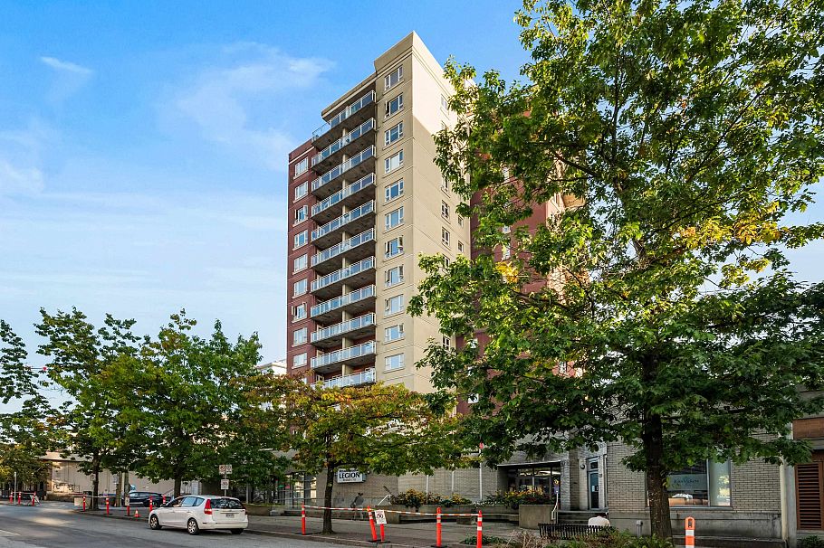 1206 121 W 15th Street North Vancouver, BC - 1