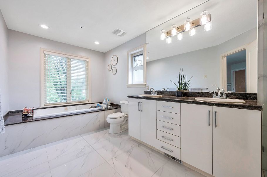 6271 Arlington Street Vancouver, BC - 19