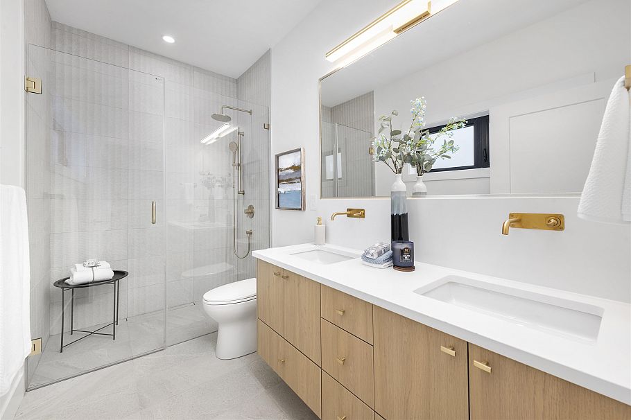 2 878 E 37th Avenue Vancouver, BC - 31