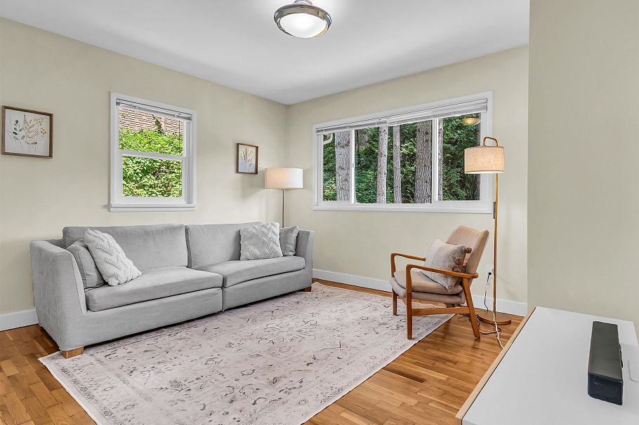 2433 Philip Avenue North Vancouver, BC - 15