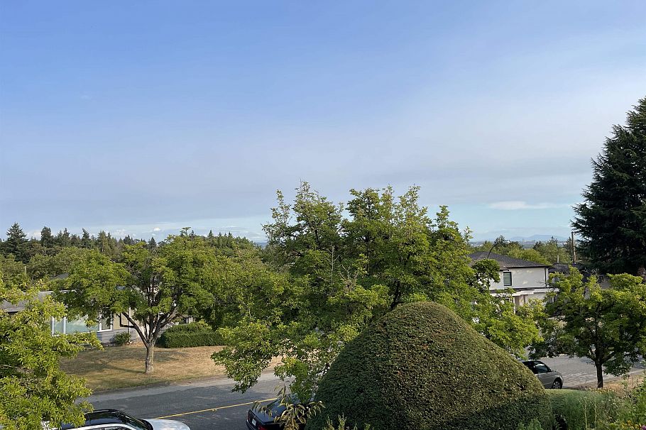 7621 Elliott Street Vancouver, BC - 4