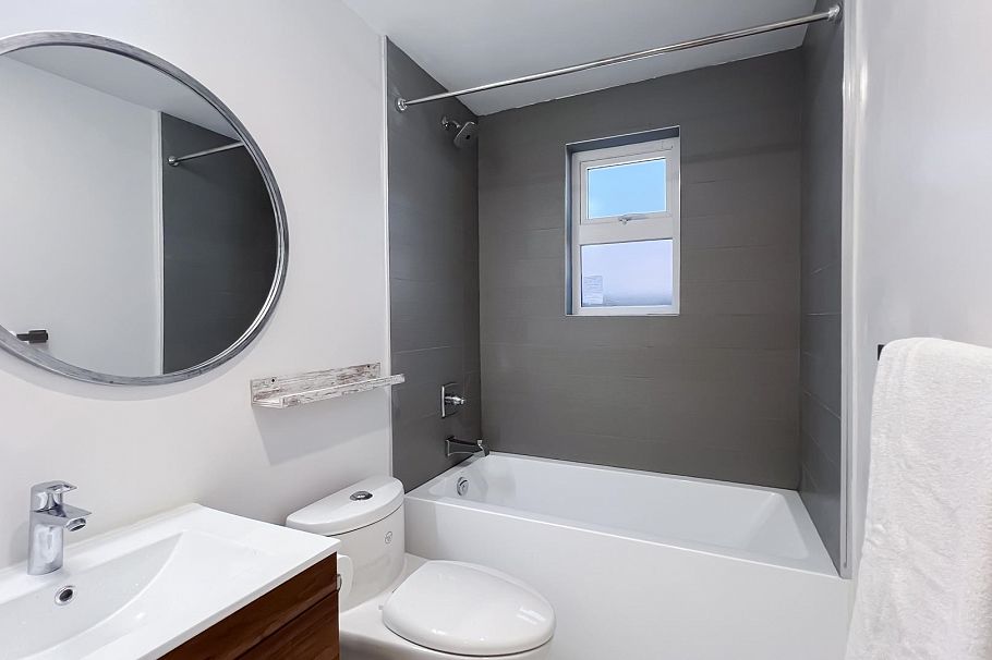 3361 E 28th Avenue Vancouver, BC - 18