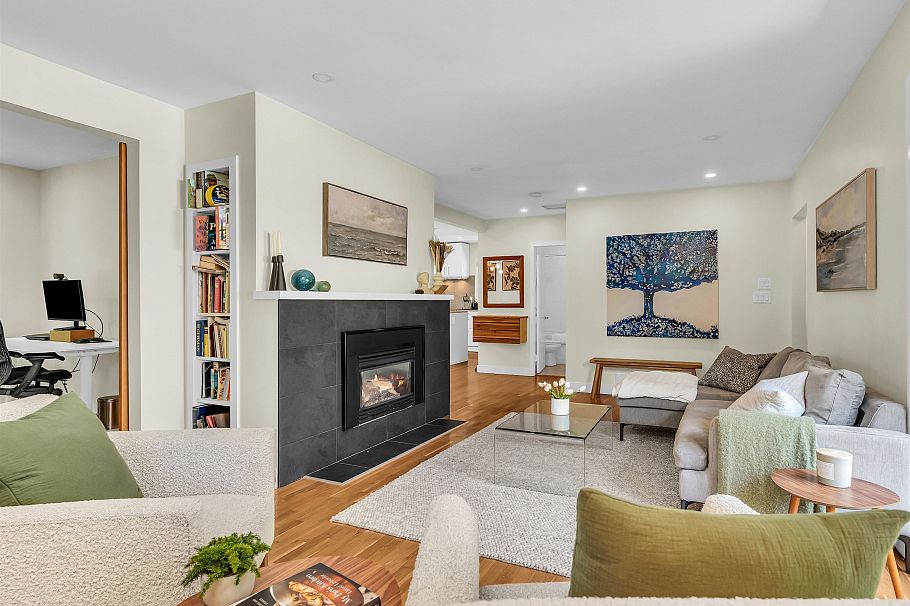 2433 Philip Avenue North Vancouver, BC - 5