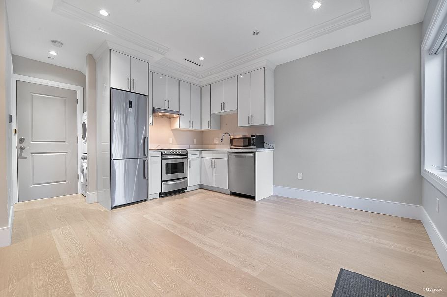 3537 W 18th Avenue Vancouver, BC - 31