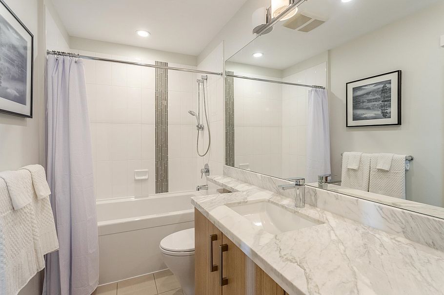 526 119 W 22nd Street North Vancouver, BC - 25