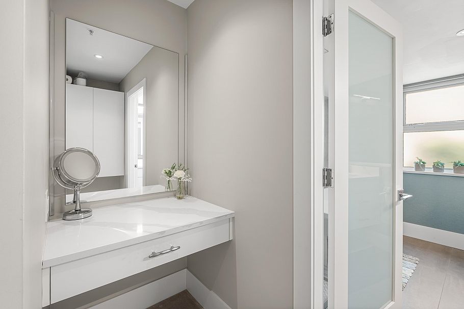 4 2425 Edgemont Boulevard North Vancouver, BC - 21