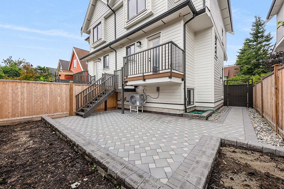 2052 Ferndale Street Vancouver, BC - 36