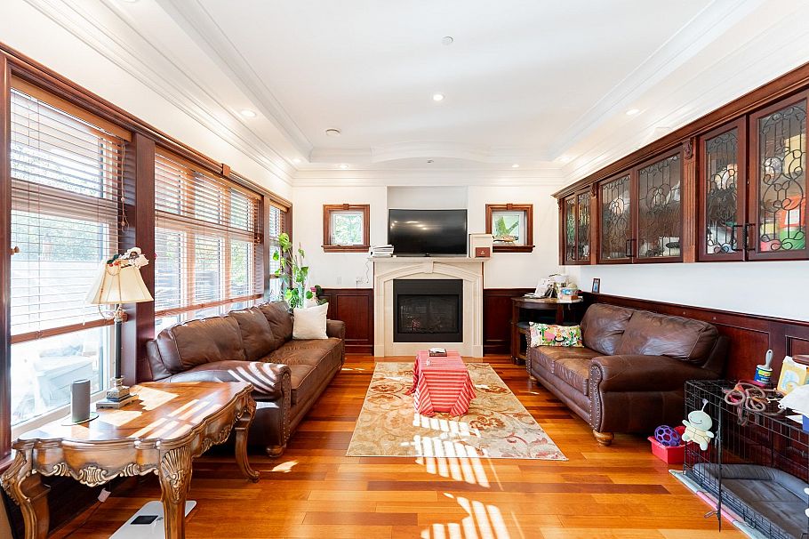 2502 W 36th Avenue Vancouver, BC - 11