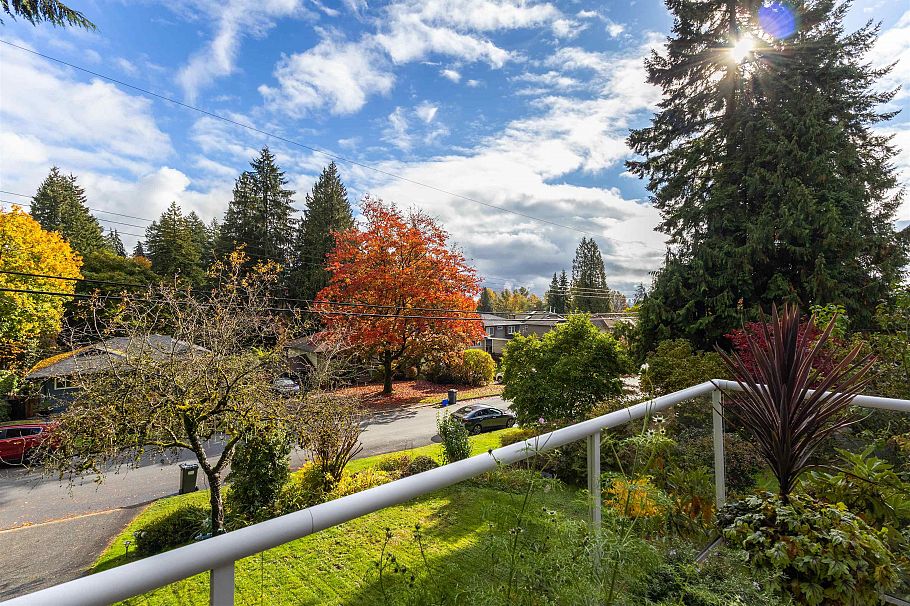 3063 Royal Avenue North Vancouver, BC - 17