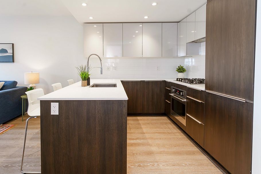 317 1588 E Hastings Street Vancouver, BC - 5