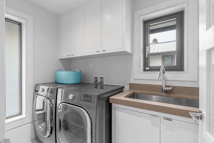 925 Beaumont Drive North Vancouver, BC - 26