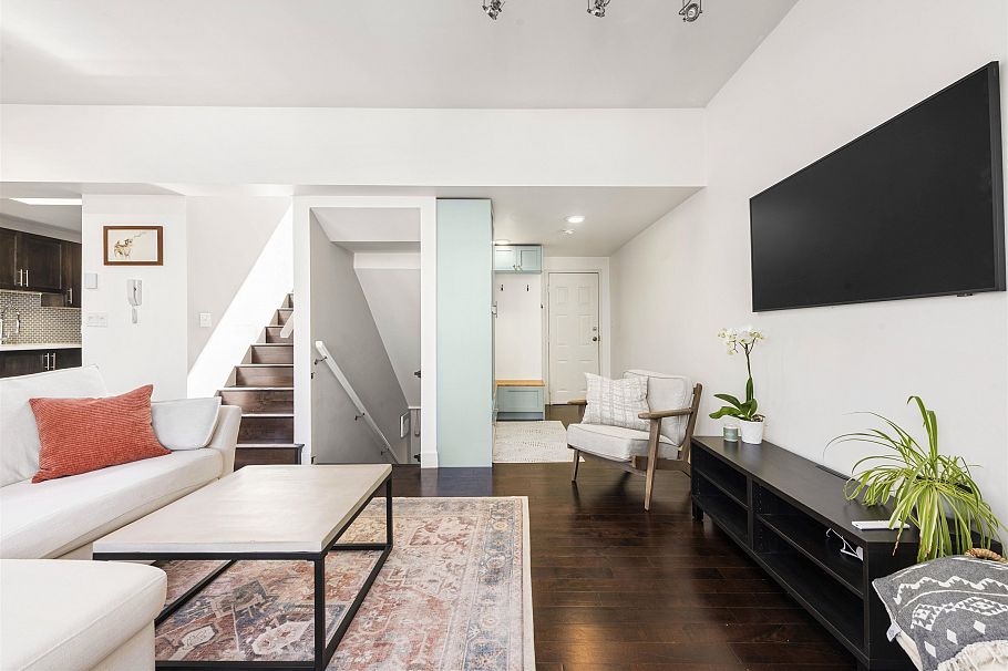 1858 W 1st Avenue Vancouver, BC - 5