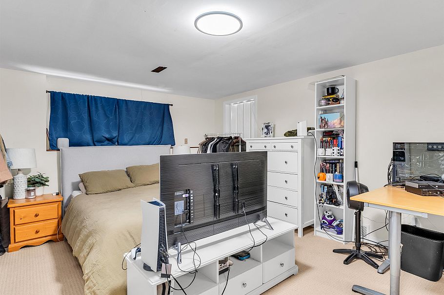 3970 Phyllis Road North Vancouver, BC - 29