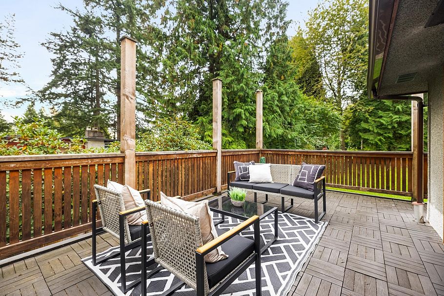 1561 Merlynn Crescent North Vancouver, BC - 12