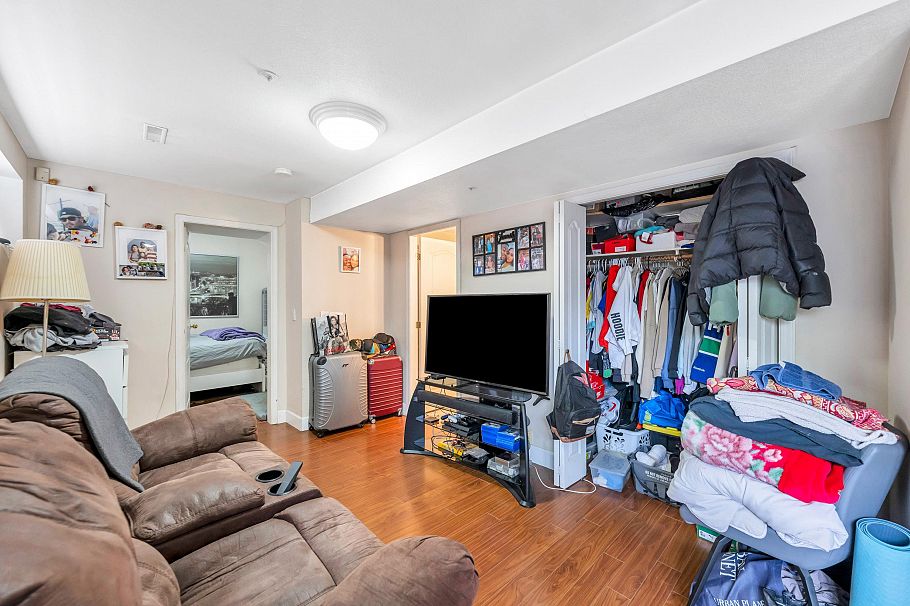 6271 Arlington Street Vancouver, BC - 30