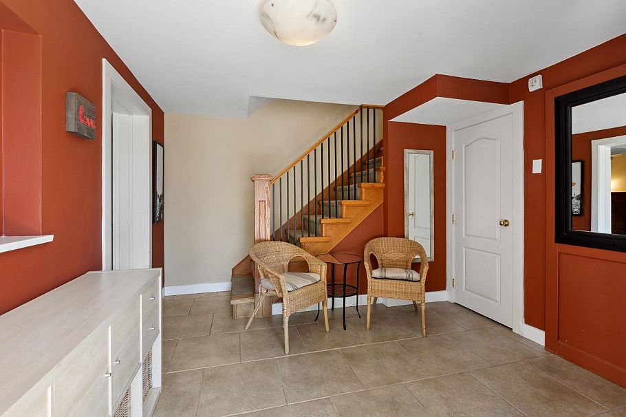 2591 Belloc Street North Vancouver, BC - 3