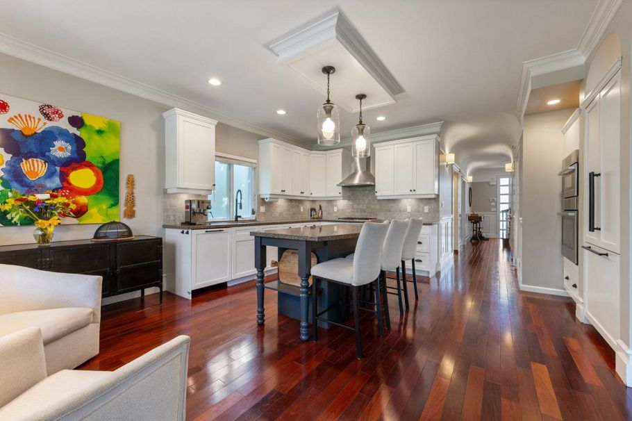 744 E 15th Street North Vancouver, BC - 12