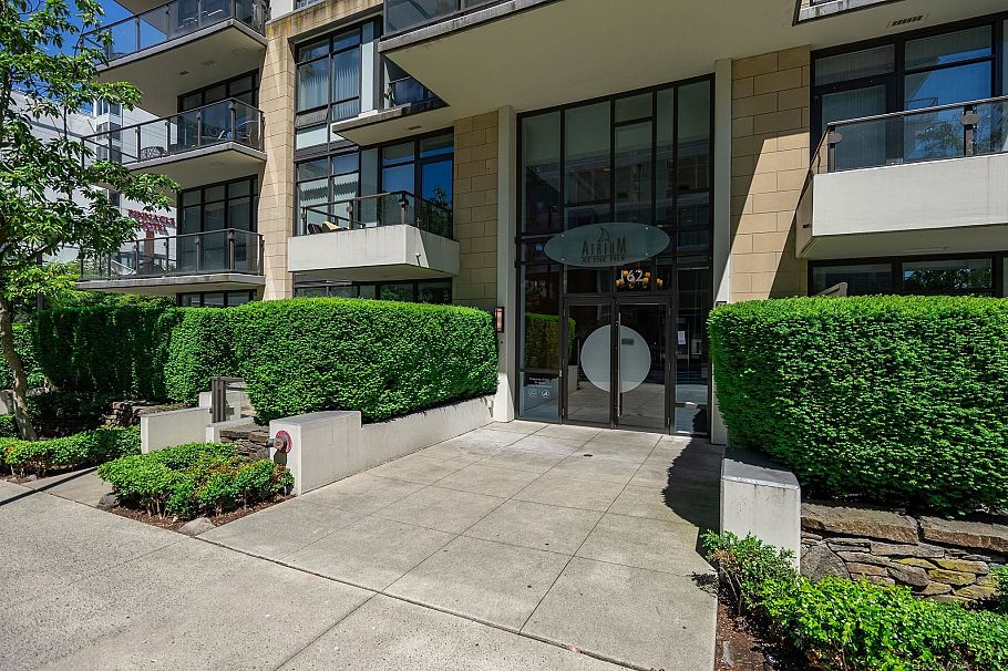 707 162 Victory Ship Way North Vancouver, BC - 25