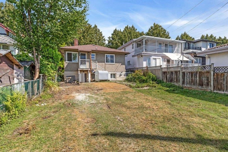 420 E 46th Avenue Vancouver, BC - 25