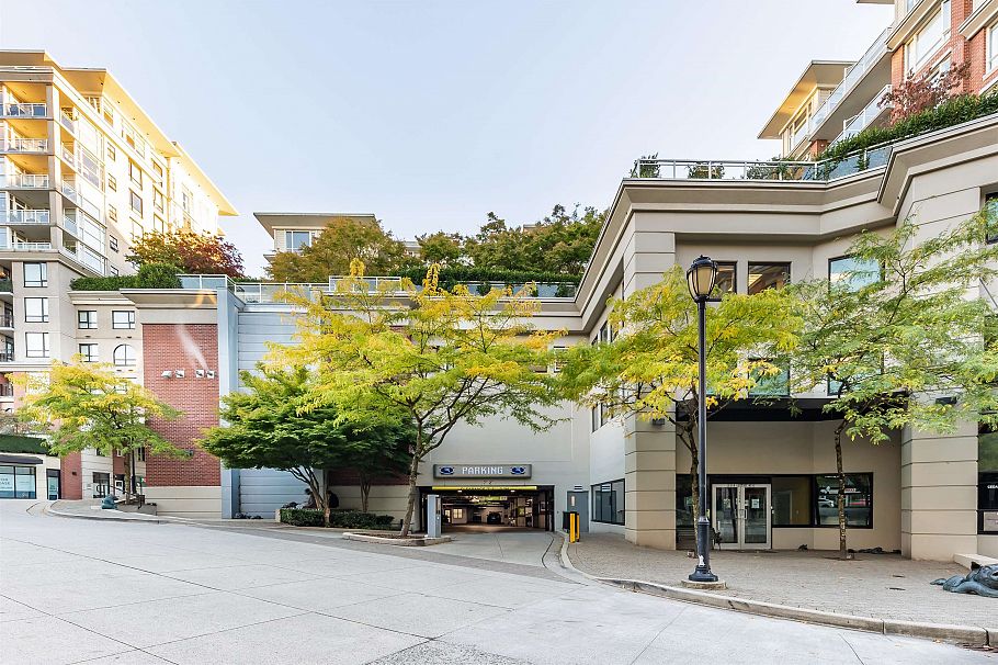 210 4028 Knight Street Vancouver, BC - 18