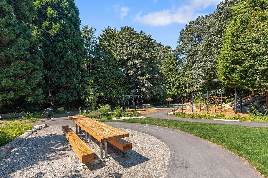 105 333 E 1st Street North Vancouver, BC - 30