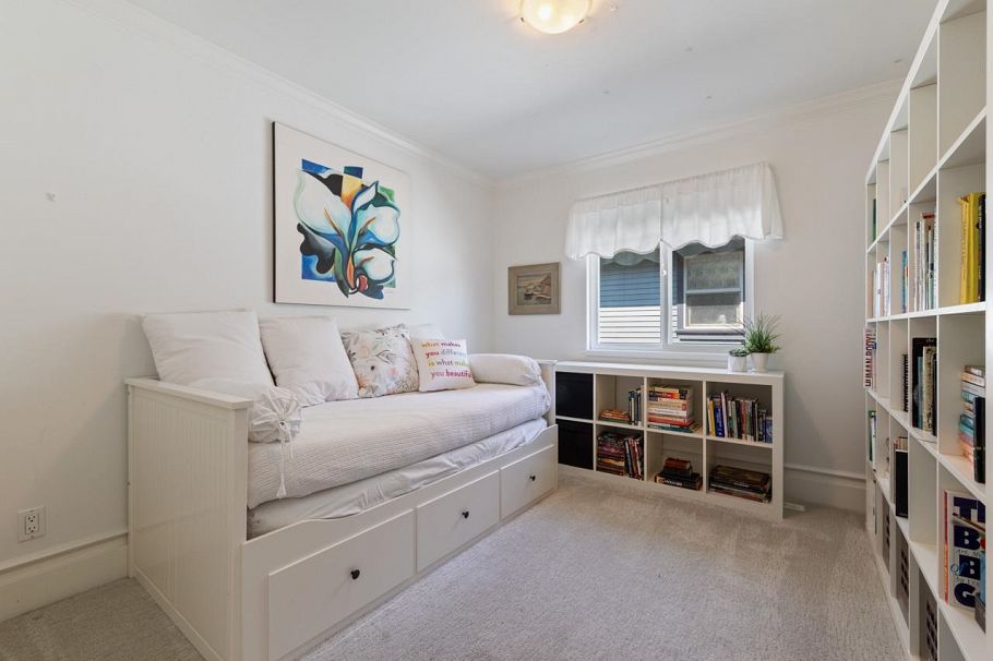 744 E 15th Street North Vancouver, BC - 23