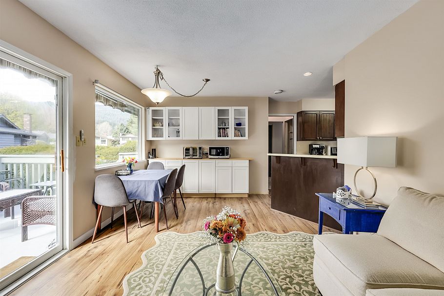 2419 Weymouth Place North Vancouver, BC - 12