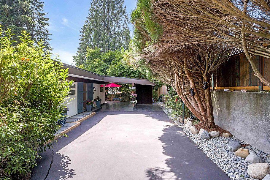 2990 Eddystone Crescent North Vancouver, BC - 36