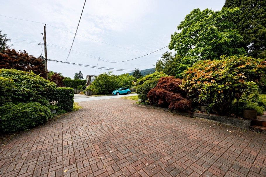 3588 Allan Road North Vancouver, BC - 15