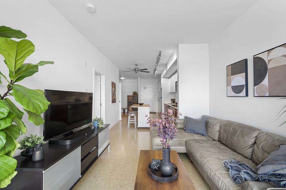 402 2828 Main Street Vancouver, BC - 9