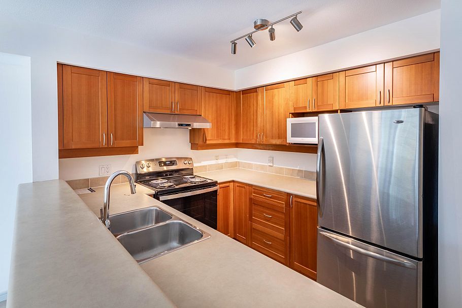 215 3727 W 10th Avenue Vancouver, BC - 10