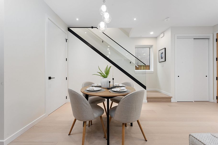 1 2764 W 14th Avenue Vancouver, BC - 13