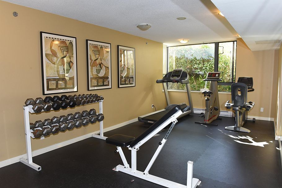 512 3588 Crowley Drive Vancouver, BC - 11