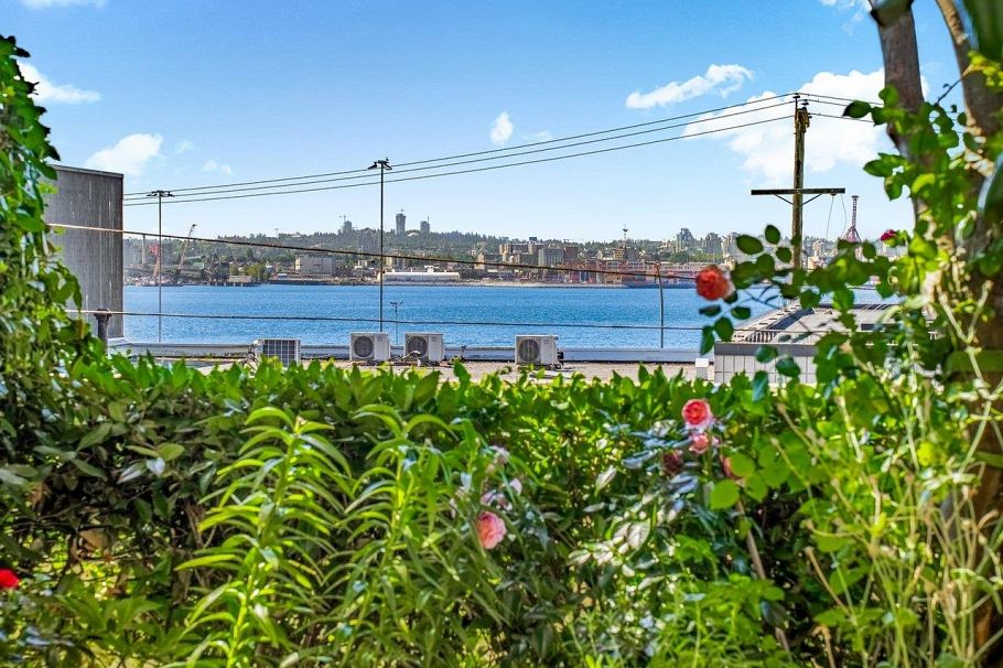 105 333 E 1st Street North Vancouver, BC - 23