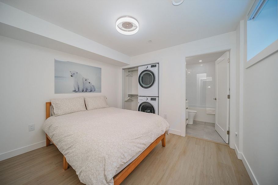 2428 Franklin Street Vancouver, BC - 24