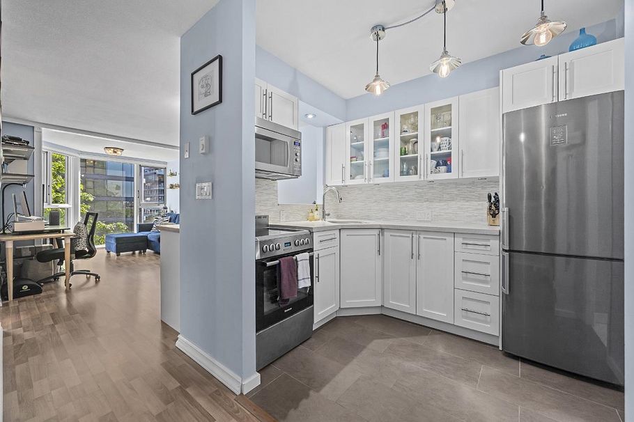 605 888 Pacific Street Vancouver, BC - 1