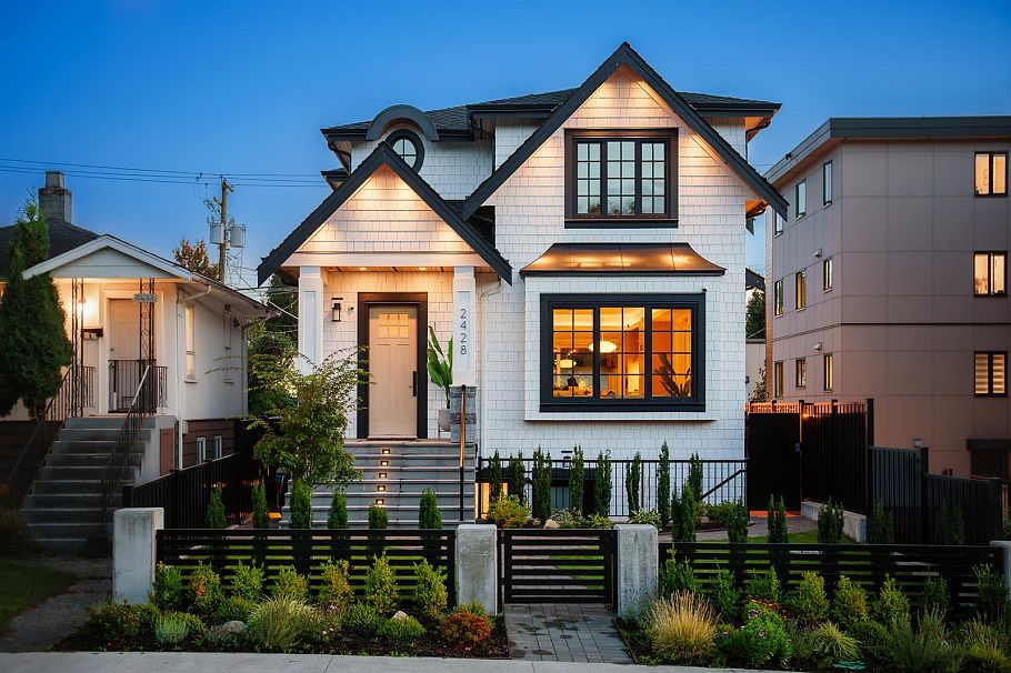 2428 Franklin Street Vancouver, BC - 1