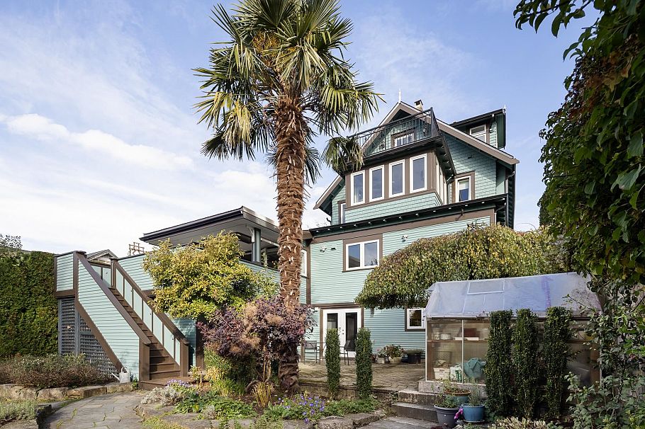 529 E 11th Street North Vancouver, BC - 37