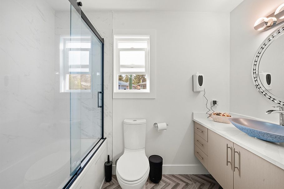 2333 Kirkstone Road North Vancouver, BC - 32